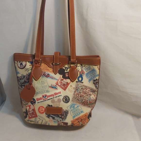 DOONEY &BOURKE WALT DISNEY WORLD 40 YEARS ANNIVERSARY TOTE BAG - Picture 3 of 11